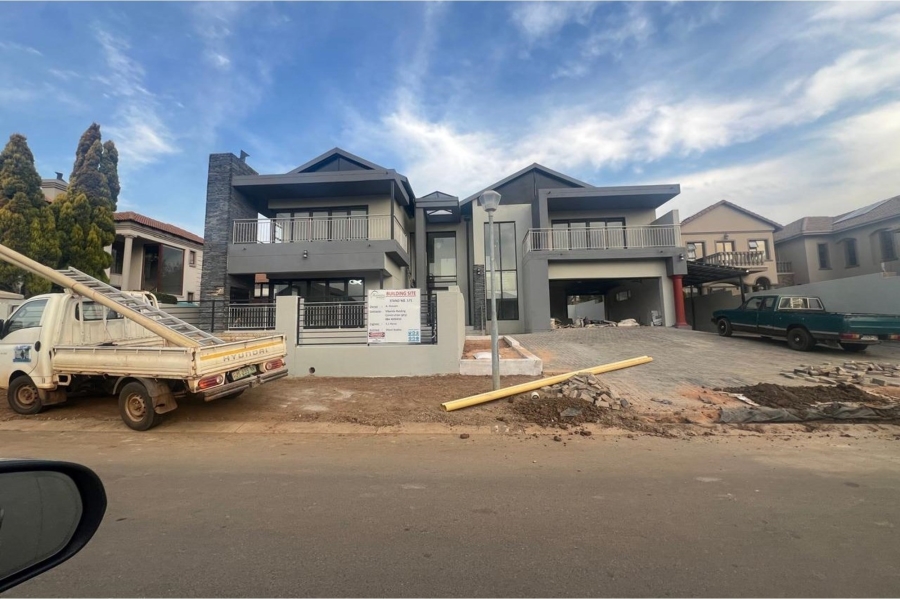 5 Bedroom Property for Sale in Xanadu Eco Park North West